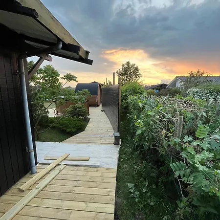 Ferienidylle Mit Blick Aufs Wasser Rønde