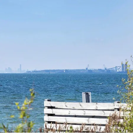 Ferienidylle Mit Blick Aufs Wasser *