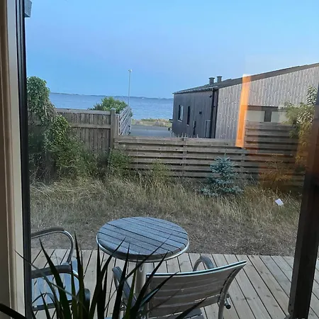 Ferienidylle Mit Blick Aufs Wasser Rønde